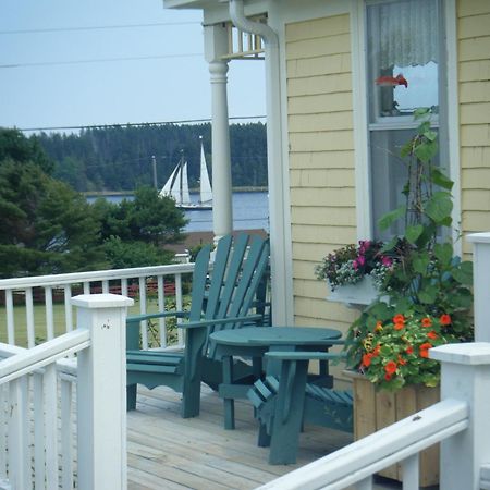 Bayview Pines Country Inn B&B Mahone Bay Exterior foto