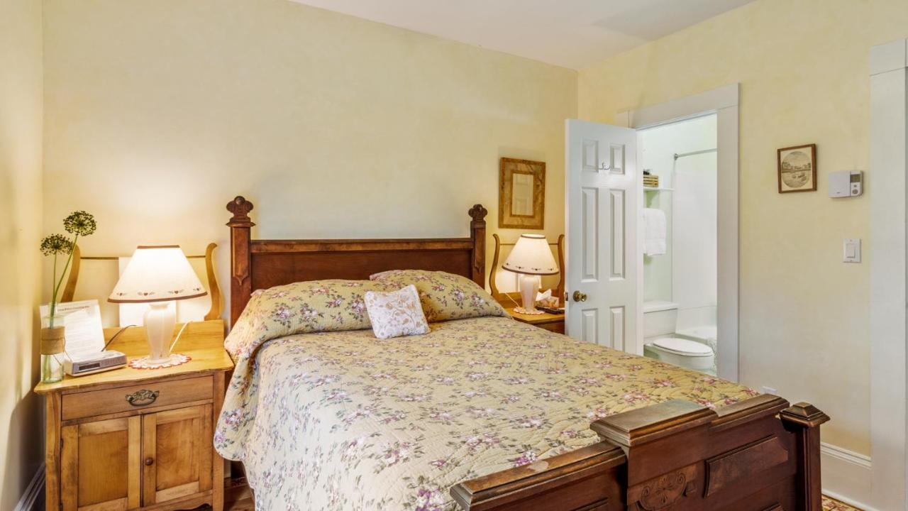 Bayview Pines Country Inn B&B Mahone Bay Exterior foto