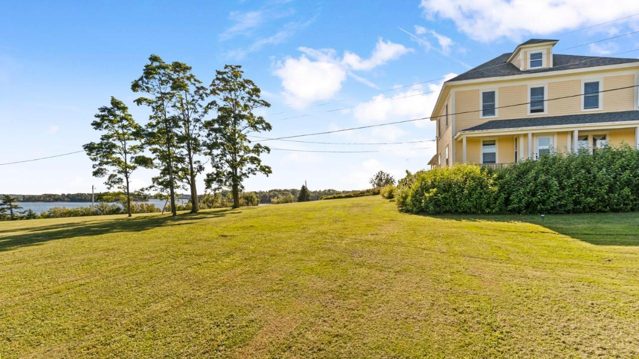 Bayview Pines Country Inn B&B Mahone Bay Exterior foto
